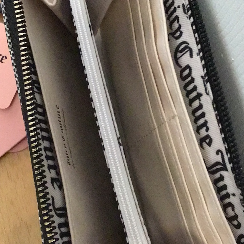 Juicy Couture Wallet - Picture 10 of 11